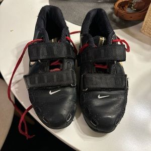 Nike weightlifting shoes